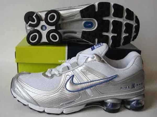 Hommes Nike Shox R4 Chaussures Blanches En Argent